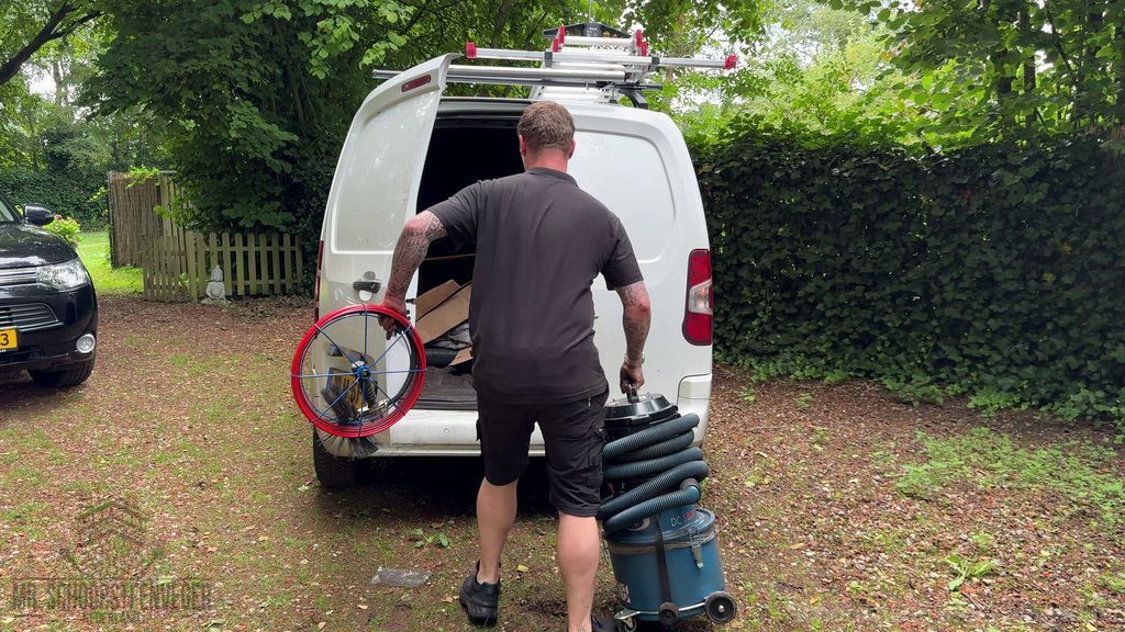Schoorsteen onderhoud Bergen op Zoom ladder bus Schoorsteen onderhoud Bergen op Zoom ladder bus